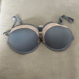 Gap body bra